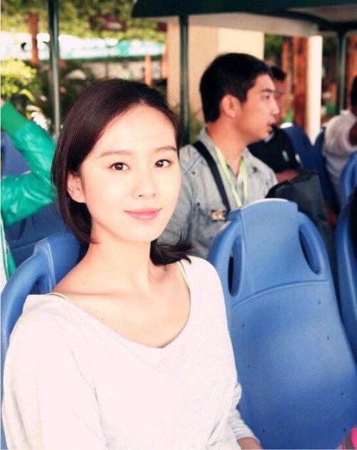 娱乐圈吃瓜博主女孩视频,揭秘娱乐圈幕后故事