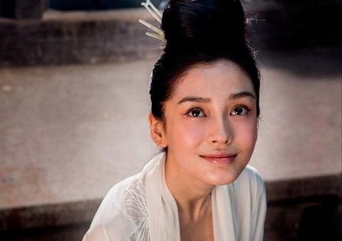 娱乐圈吃瓜黄晓明是谁啊,娱乐圈吃瓜群众心中的“黄教主”