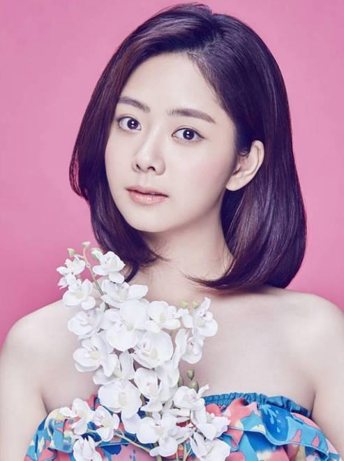 谭松韵娱乐吃瓜八卦图,揭秘明星幕后生活点滴